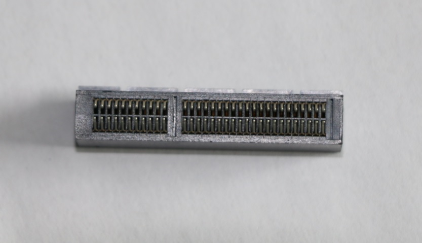 EAST-06401A04K1ER PCIE 64P（X4）夾板式無耳有柱
