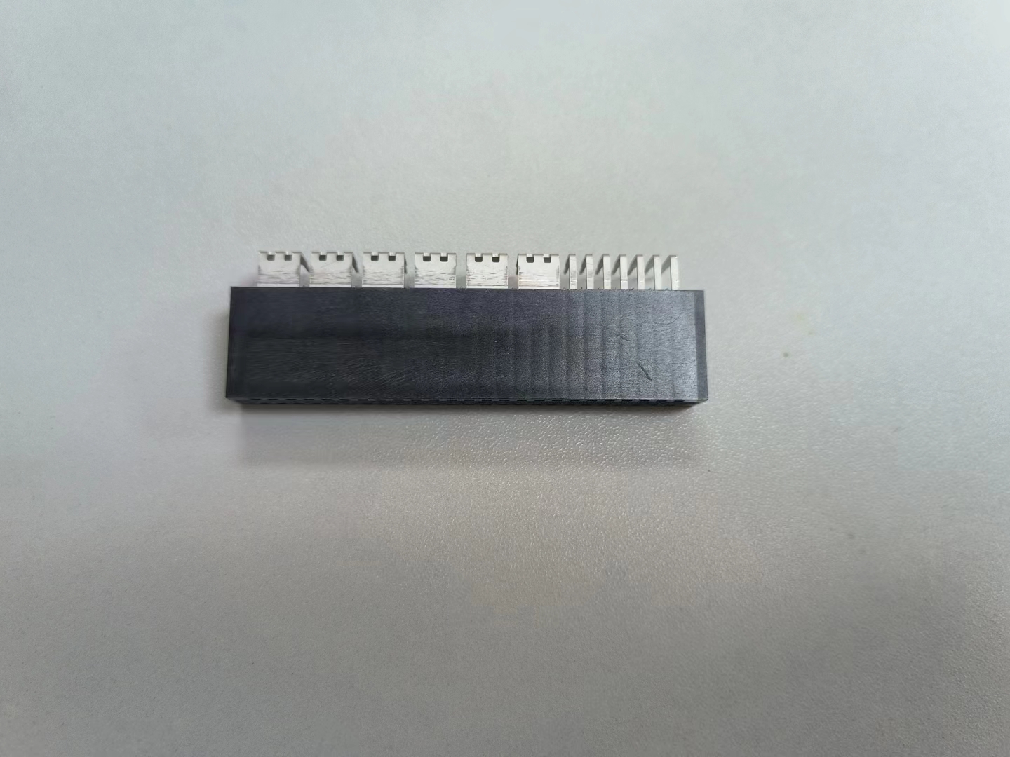 EAST-050A1X08XXXX 2.54mm Edge card R&A DIP Connecto 90度彎腳