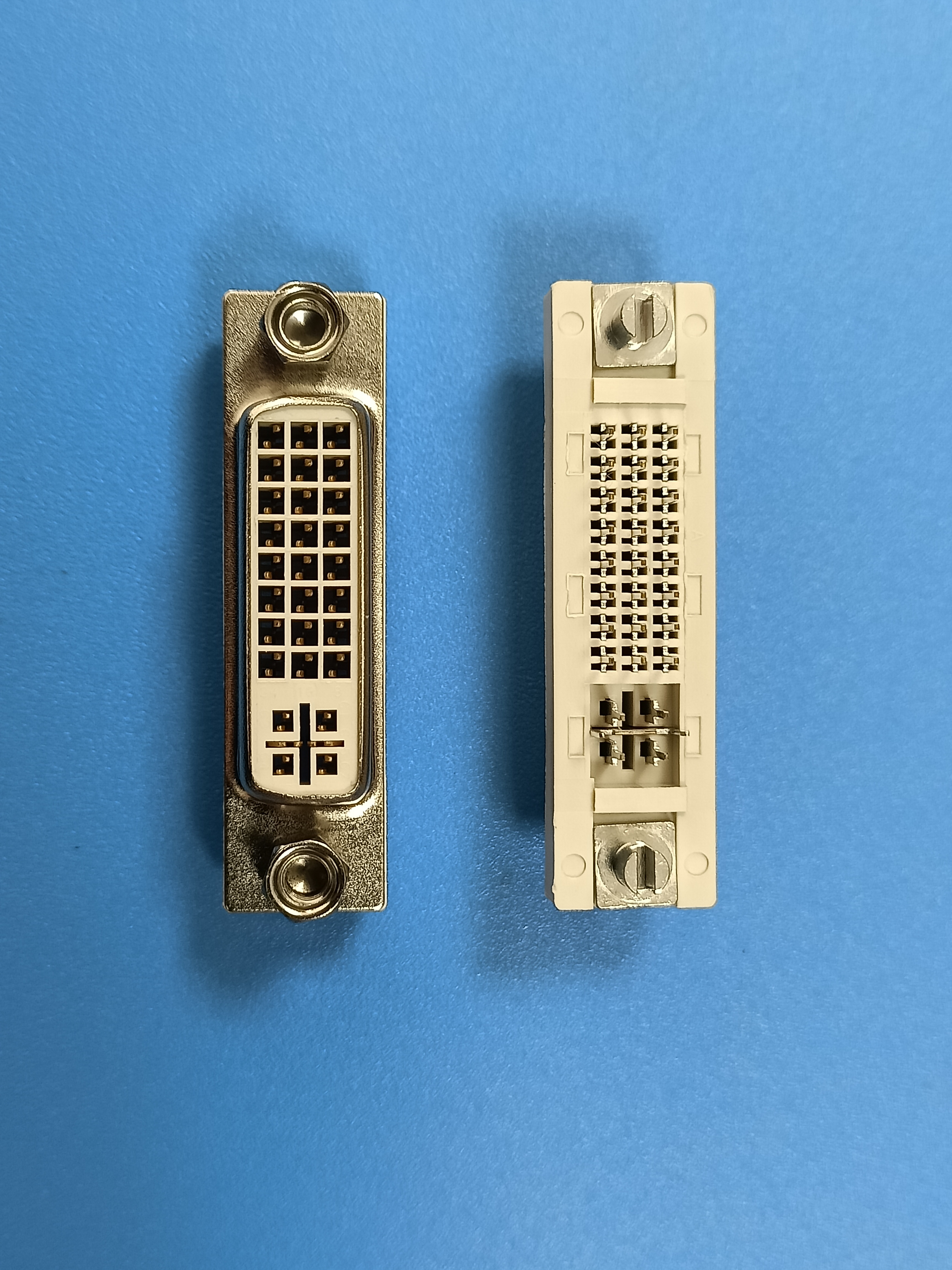 EAST-DVID29PX44XR DVI 24+5直立式H4.5