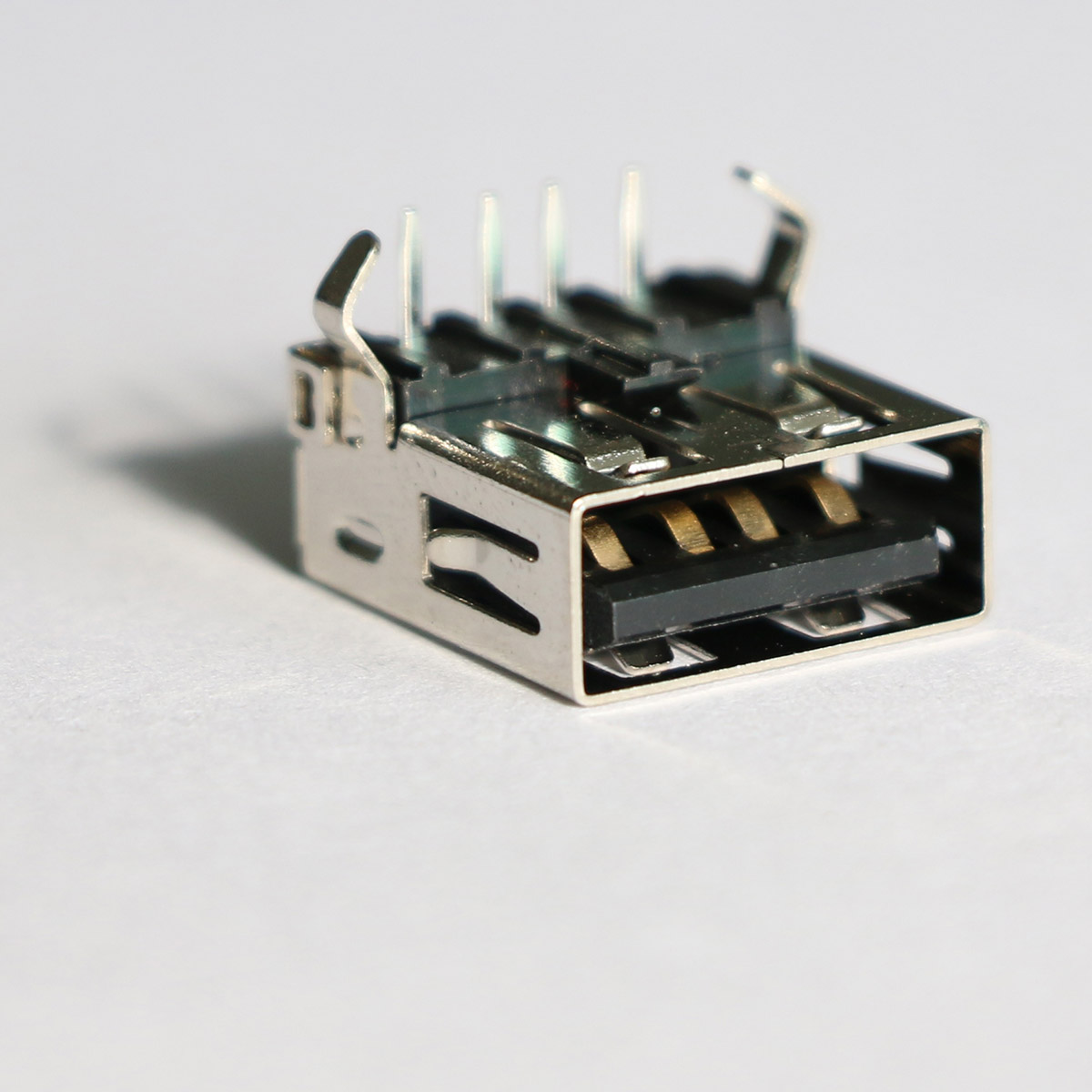 USB 2.0 AF90度外扣彎腳無卷邊+短彈片