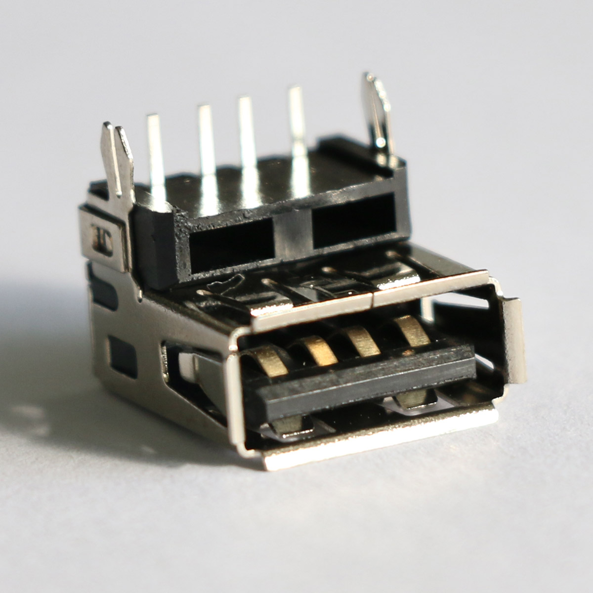 USB 2.0 AF90度DIP架高H9.30mm