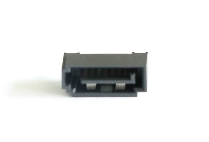 EAST-00701A01XXXX SATA 7P A型全包開窗直立式180度DIP