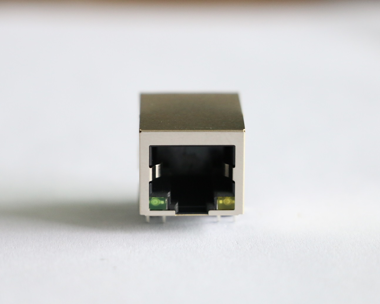 EAST-59A-31881201211101 RJ45開(kāi)口向下帶燈無(wú)彈片B3.05